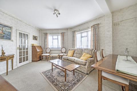 2 bedroom flat for sale, Victoria Court, Kingsbridge Avenue, Acton W3