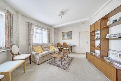 2 bedroom flat for sale, Victoria Court, Kingsbridge Avenue, Acton W3