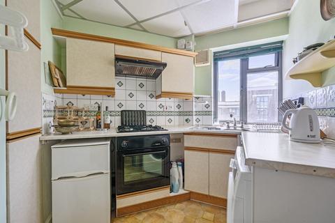 2 bedroom flat for sale, Victoria Court, Kingsbridge Avenue, Acton W3