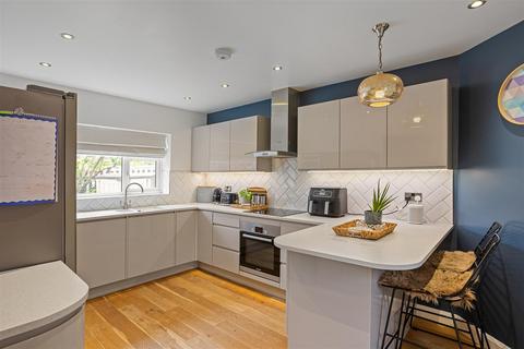 4 bedroom detached house for sale, White House Gardens, York