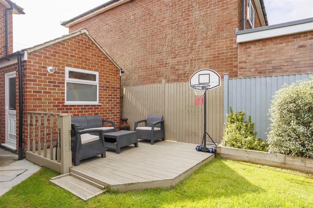 13 White House Gardens Externals 6.jpg