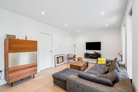 2 bedroom flat for sale, Southwark Park Road, London SE16