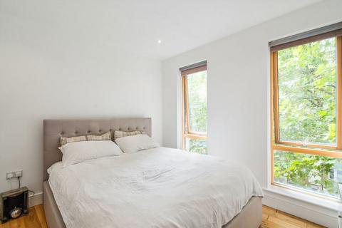 2 bedroom flat for sale, Southwark Park Road, London SE16