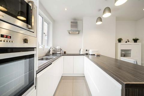 2 bedroom flat for sale, Chiswick Lane, London W4