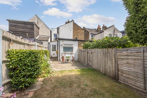 3 Salisbury Road, New Malden, KT3 3HZ