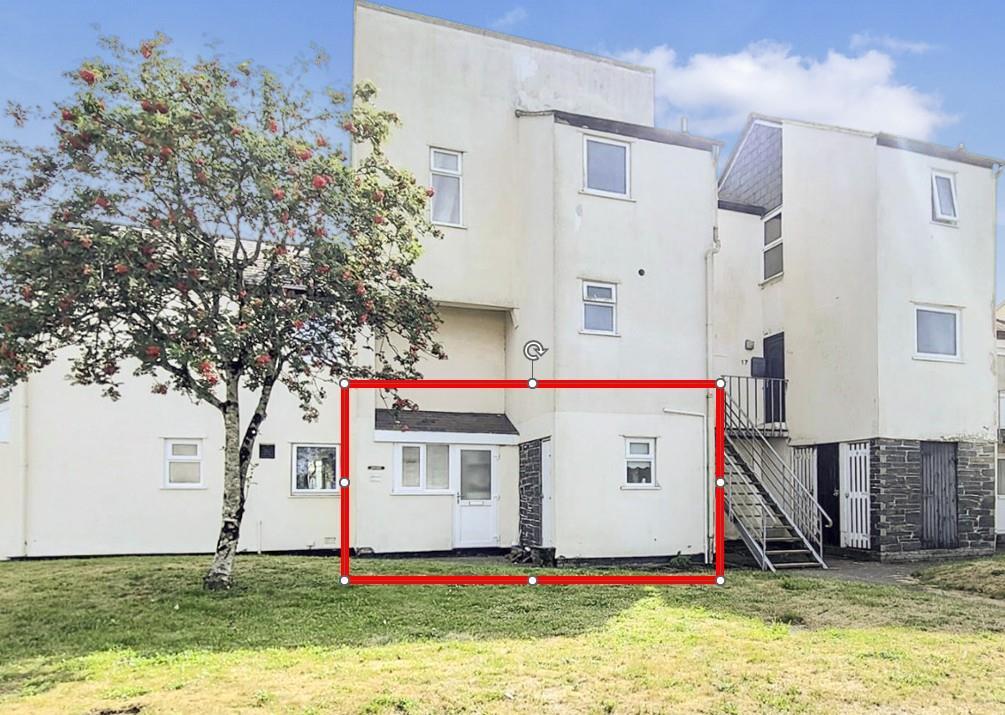 15 Glan Gors front.jpg