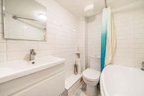 1 bedroom flat for sale, Barnsbury Road, London N1