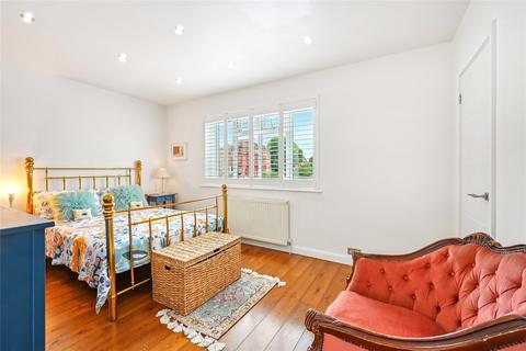 undefined, Chesterfield Road, London, W4
