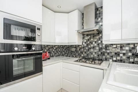 2 bedroom maisonette for sale, Ground floor 2 bedroom flat on The Fairway