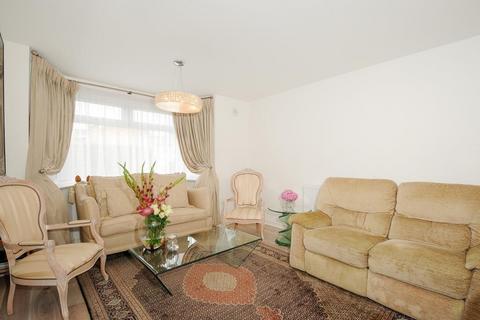 2 bedroom maisonette for sale, Ground floor 2 bedroom flat on The Fairway