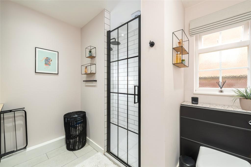 Utility/Shower Room