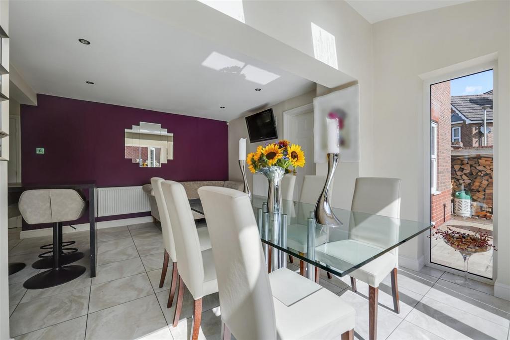Kitchen/Diner&#96;