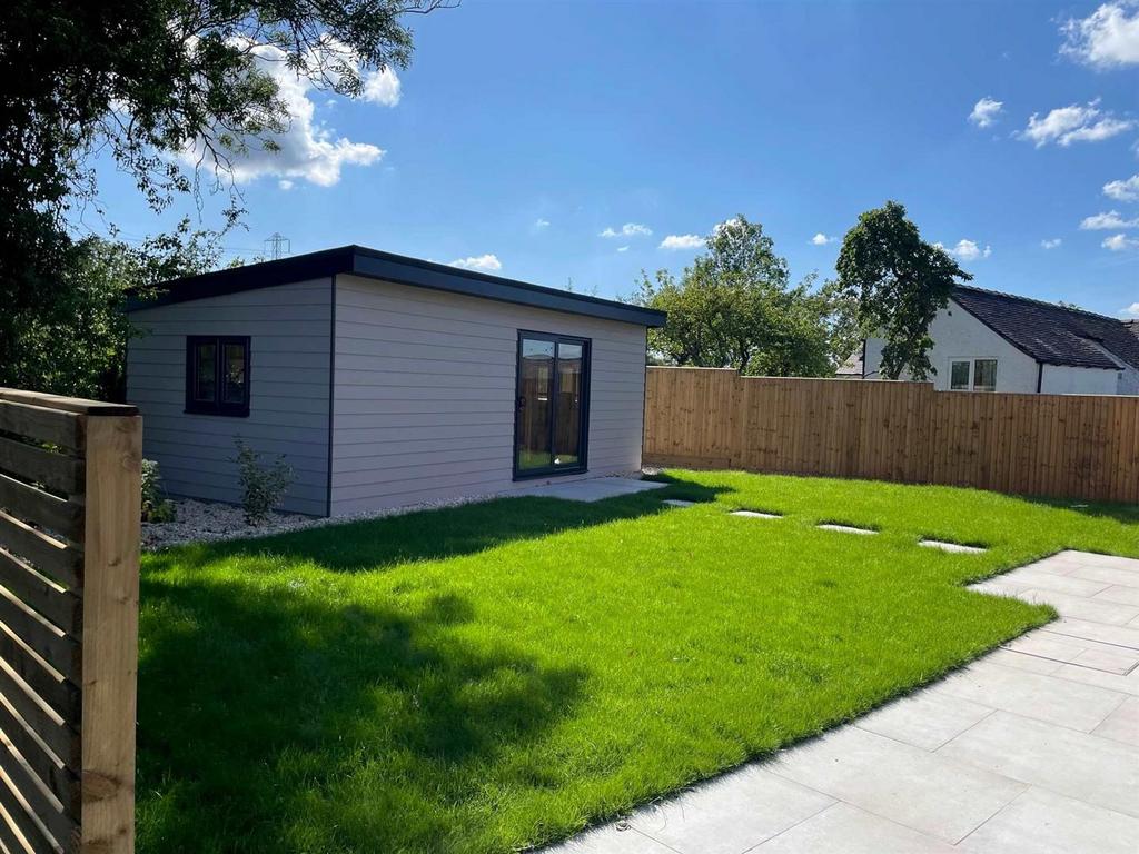 Utility shed 3.jpg