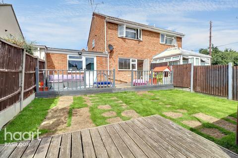 3 Bradbourne Way, Pitsea, Basildon, SS13 2DW