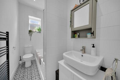 Flat 3, 114 London Road, Bromley, BR1 3RL