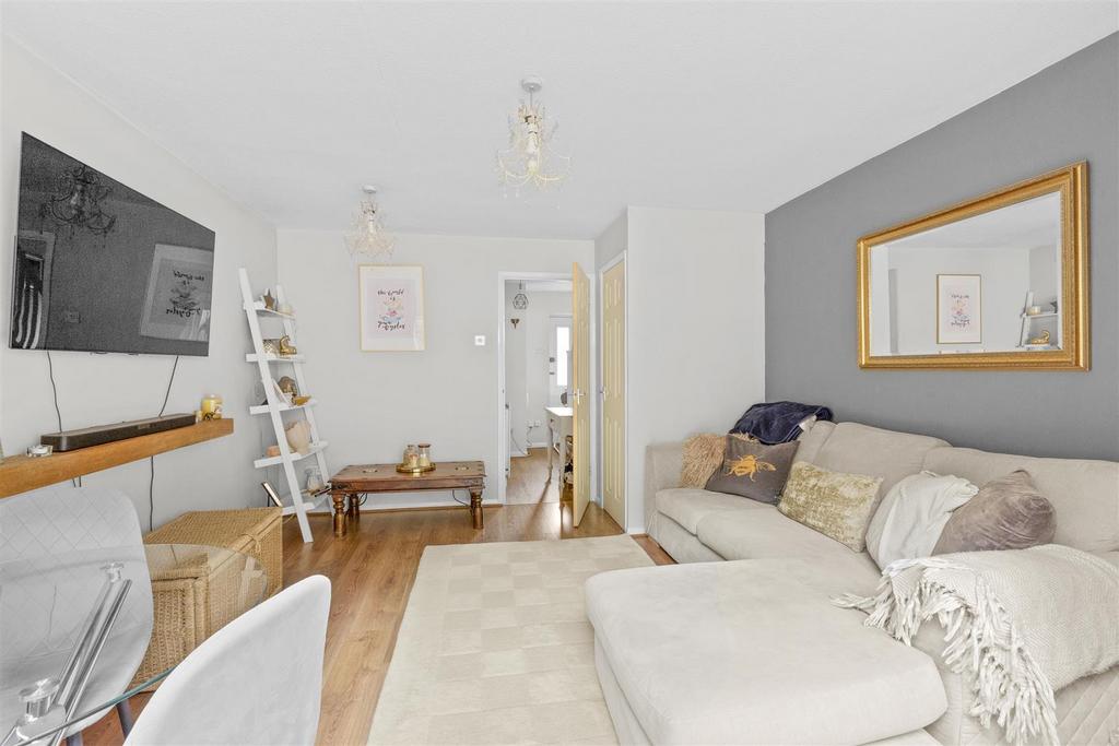 20 Boughton Way, HP6 6 PU-11.jpg