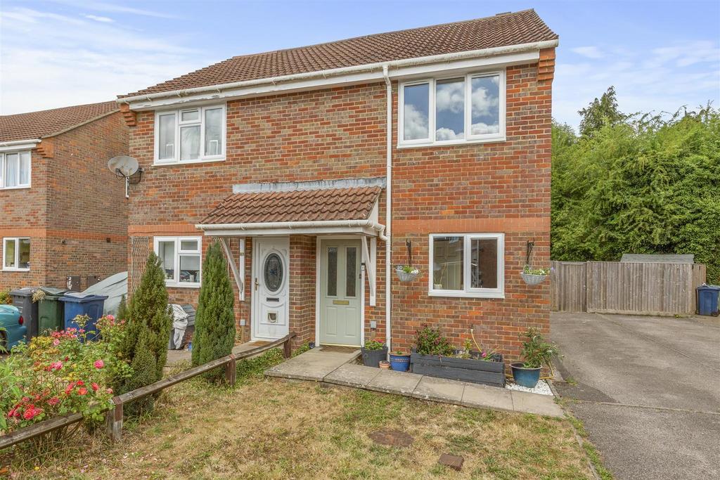 20 Boughton Way, HP6 6 PU-2.jpg