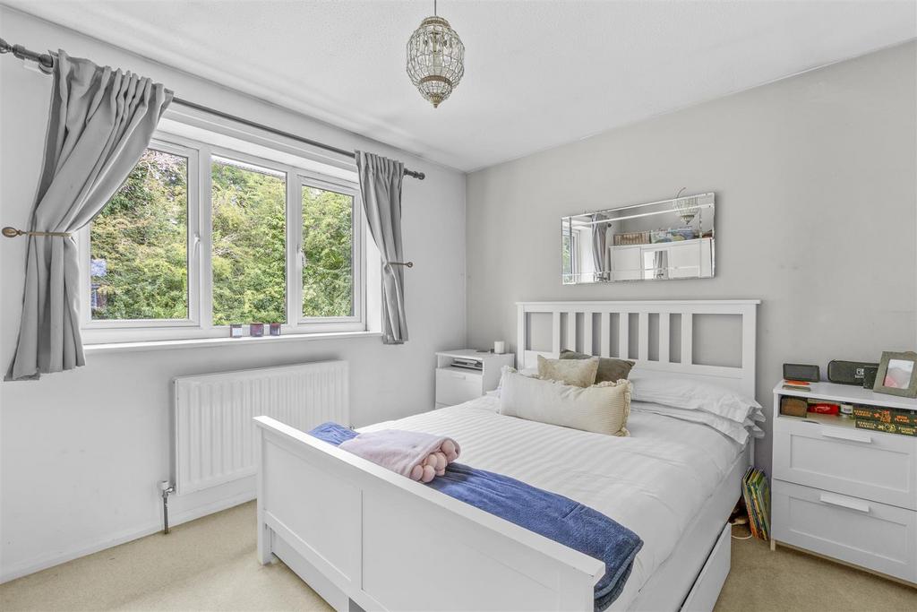20 Boughton Way, HP6 6 PU-3.jpg