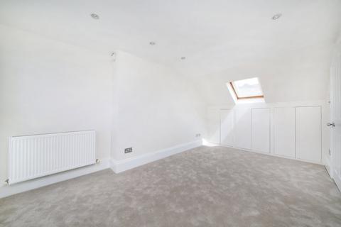 5 bedroom terraced house for sale, Limburg Road, London
