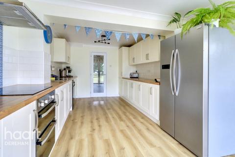 60 Bradenham Road, Shipdham, Thetford, IP25 7PJ