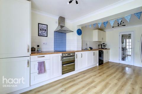 60 Bradenham Road, Shipdham, Thetford, IP25 7PJ
