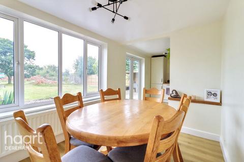 60 Bradenham Road, Shipdham, Thetford, IP25 7PJ