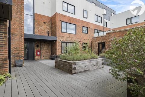2 bedroom flat for sale, Lingfield Crescent, London, SE9