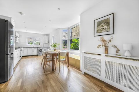 12 Medlar Street, London, SE5 0JU