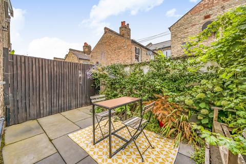 12 Medlar Street, London, SE5 0JU