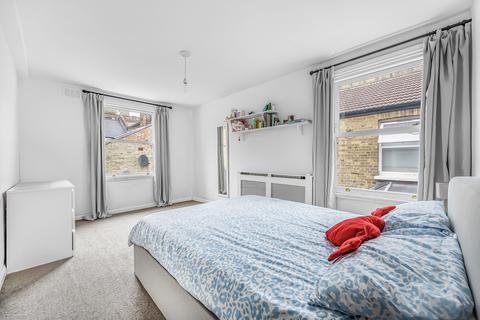 12 Medlar Street, London, SE5 0JU