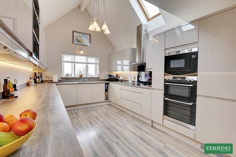 4 bedroom detached house for sale, (4 Double Bedrooms), Ruardean Hill, Drybrook, Gloucestershire. GL17 9AR
