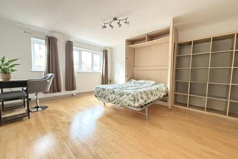 undefined, Glovers Lodge, Richmond, TW10