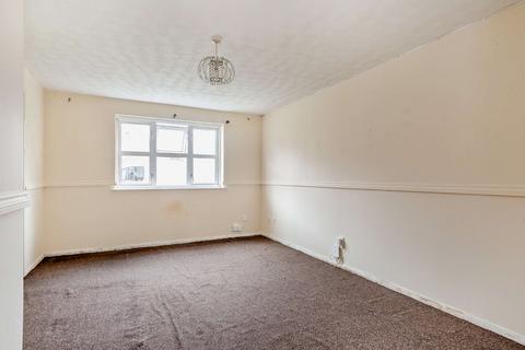 2 bedroom flat for sale, Butteridges Close, Dagenham RM9