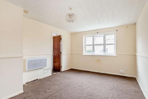 2 bedroom flat for sale, Butteridges Close, Dagenham RM9