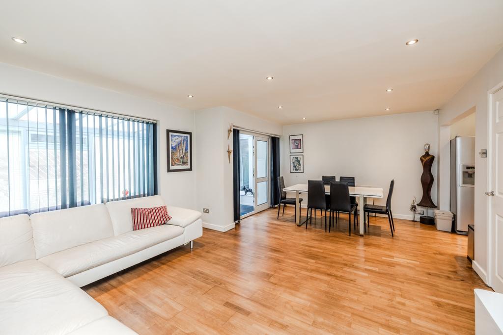 31 Wyncote Court Jesmond Park East NE77 BG-11