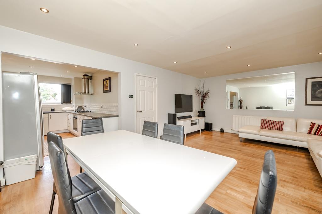 31 Wyncote Court Jesmond Park East NE77 BG-8