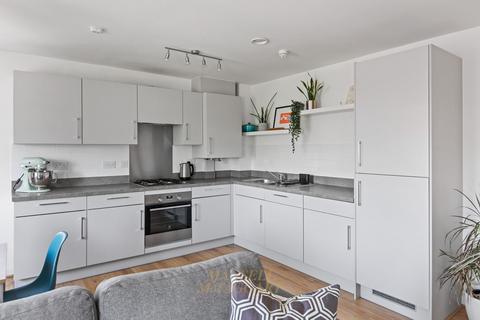 2 bedroom flat for sale, Foxglove Drive, Crawley RH10