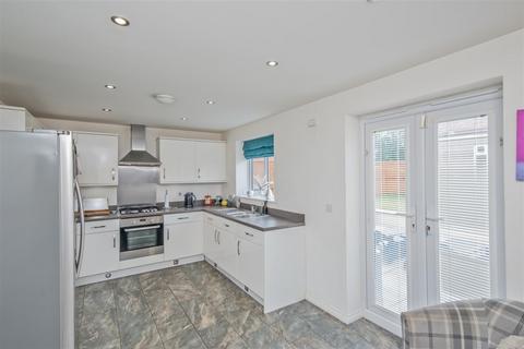 4 bedroom detached house for sale, Pullman Crescent, Leeds
