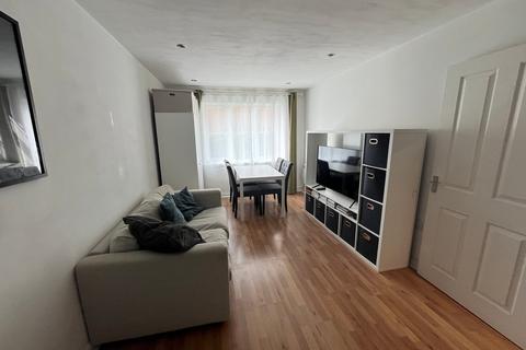 7 Dudley Place, Stanwell, Staines, TW19 7BG