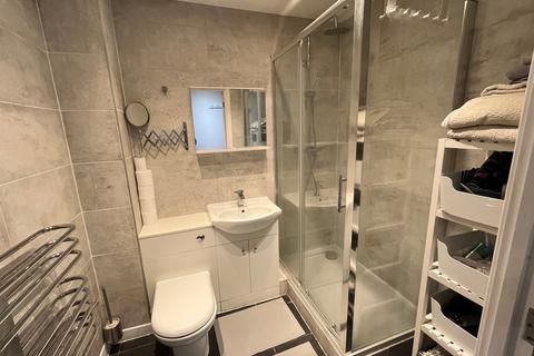 7 Dudley Place, Stanwell, Staines, TW19 7BG