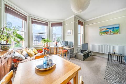 2 bedroom apartment for sale, Ferme Park Road, London, N8