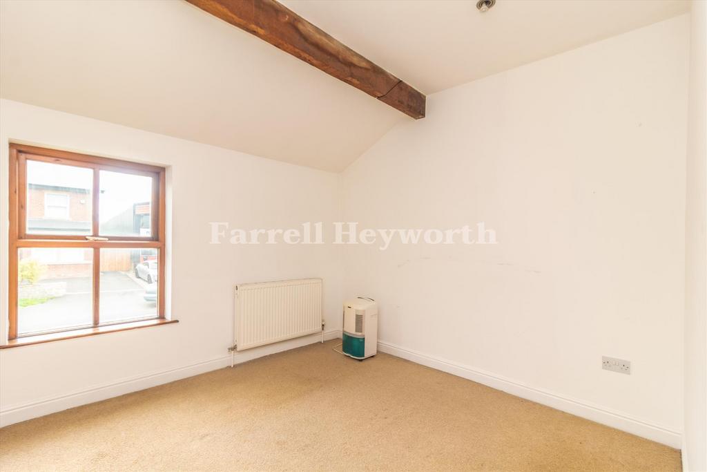 Bedroom 1 image 2