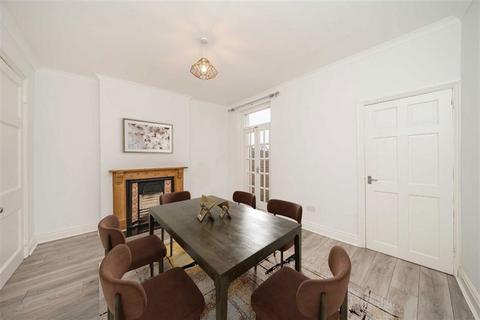 4 bedroom house for sale, Wick Road, Teddington TW11