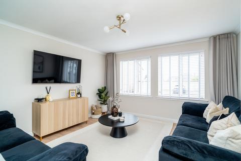 4/2 Furcheons Park, Edinburgh, EH8 7RZ