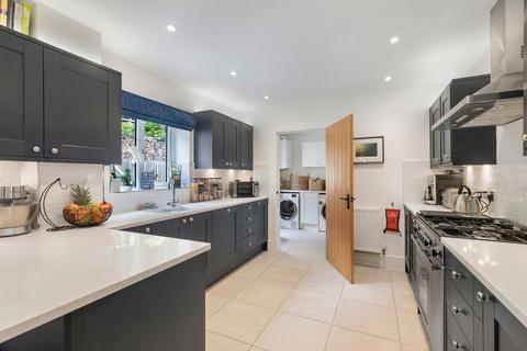 6 Eavestone Mews, Harden, Bingley, BD16 1FN