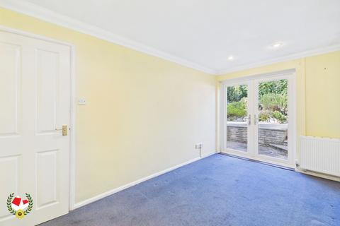1 Drivemoor, Abbeydale, Gloucester, GL4 5XP