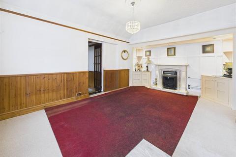 3 bedroom detached bungalow for sale, Carlton Road, Walton-On-Thames