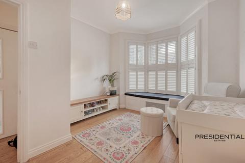 13a Lister Road, London, E11 3DS