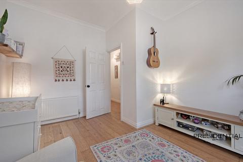 13a Lister Road, London, E11 3DS