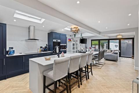 3 bedroom detached house for sale, Roffeys Close, Crawley RH10
